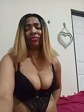 Snapshot of SEXYMOANSXX chatting on June 30, 2:50 pm SEXYMOANSXX online show from June 30, 2:50 pm