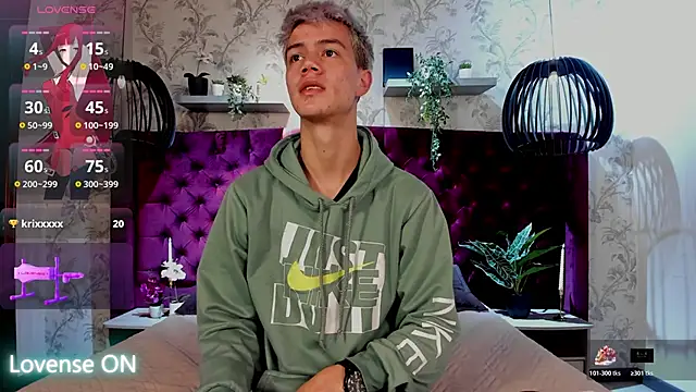 Snapshot of nicktorn chatting on December 22, 12:16 pm nicktorn online show from December 22, 12:16 pm