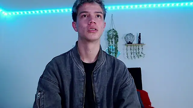 nicktorn online show from April 22, 1:51 pm