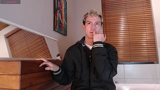 Snapshot of nicktorn chatting on February 6, 12:23 pm nicktorn online show from February 6, 12:23 pm