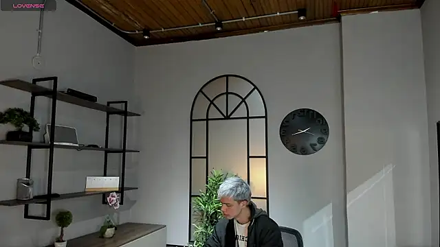 Snapshot of nicktorn chatting on March 1, 12:27 pm nicktorn online show from March 1, 12:27 pm