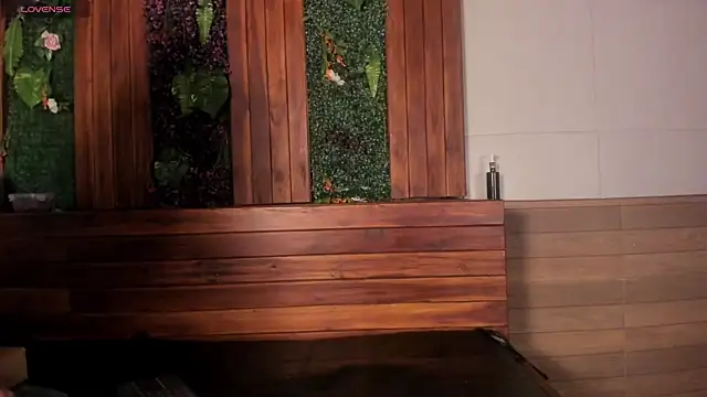 Snapshot of nicktorn chatting on December 19, 12:29 pm nicktorn online show from December 19, 12:29 pm