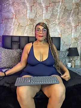 Snapshot of aranzzalatin chatting on November 18, 12:19 pm aranzzalatin online show from November 18, 12:19 pm