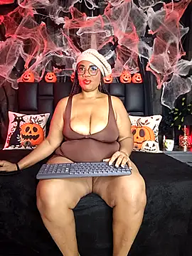 Snapshot of aranzzalatin chatting on November 2, 11:37 am aranzzalatin online show from November 2, 11:37 am