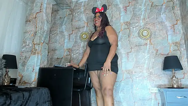 Snapshot of aranzzalatin chatting on September 12, 12:05 pm aranzzalatin online show from September 12, 12:05 pm