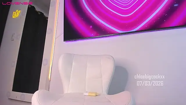 chloebigcockxx online show from March 8, 2:37 am