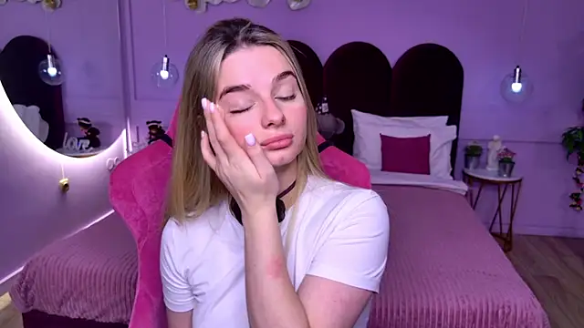 SweetyLicky online show from November 28, 7:25 pm