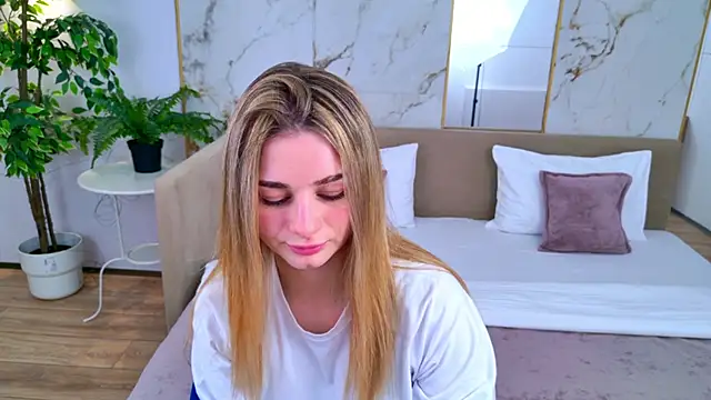 SweetyLicky online show from March 10, 4:00 pm