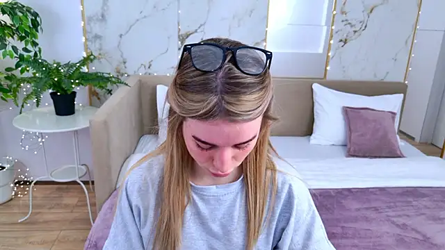 SweetyLicky online show from February 25, 3:56 pm