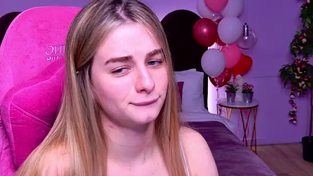 SweetyLicky online show from November 18, 4:21 pm