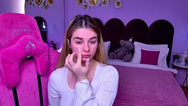 SweetyLicky online show from November 25, 4:18 pm