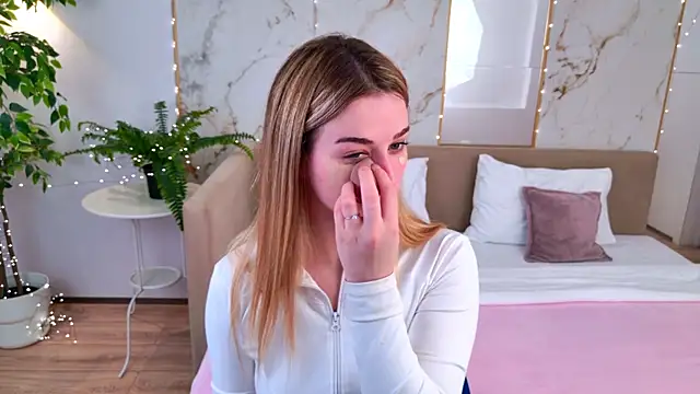 SweetyLicky online show from May 25, 4:17 pm