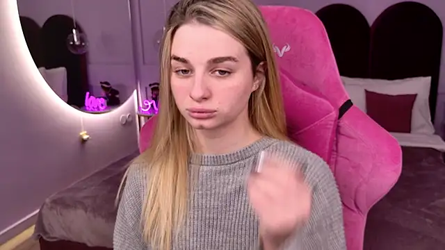 SweetyLicky online show from December 14, 4:01 pm