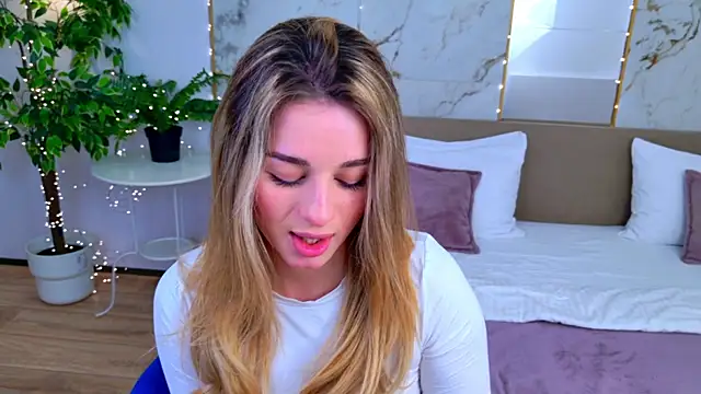 SweetyLicky online show from April 18, 7:07 pm