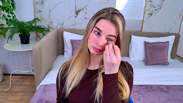 SweetyLicky online show from March 3, 3:30 pm