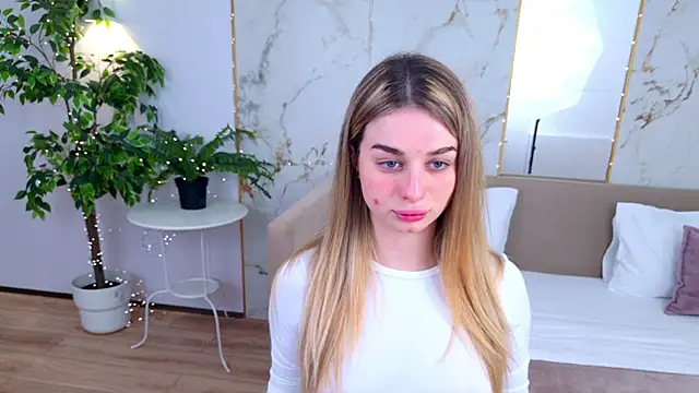 SweetyLicky online show from March 31, 4:20 pm