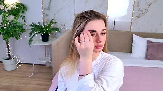 SweetyLicky online show from May 10, 3:14 pm