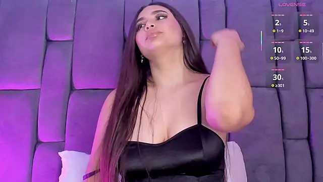 LeylaWoods online show from September 28, 1:01 am