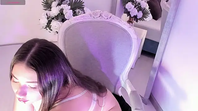 LeylaWoods online show from March 25, 11:09 am