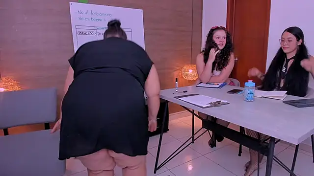 salem cute online show from November 15, 2:15 am