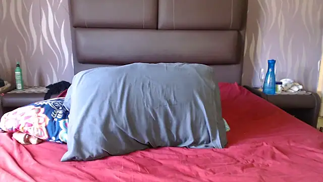 Snapshot of BoobsQueen46K chatting on March 10, 12:06 pm BoobsQueen46K online show from March 10, 12:06 pm