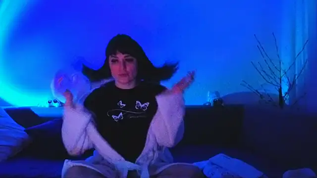 Bella Hillss online show from February 11, 7:47 pm