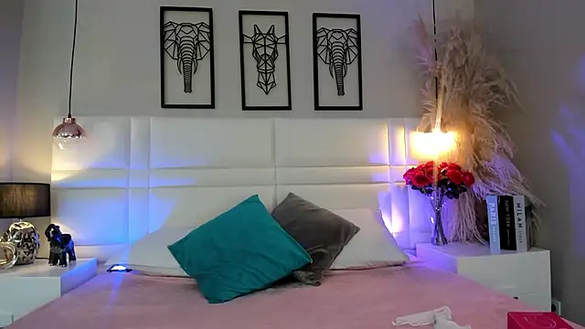 Snapshot of Viollet_xoxo chatting on November 12, 8:12 pm Viollet xoxo online show from November 12, 8:12 pm