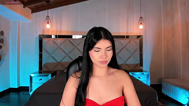 Snapshot of MiaLaurence chatting on June 12, 7:11 pm MiaLaurence online show from June 12, 7:11 pm