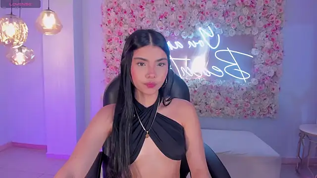 MiaLaurence online show from November 30, 11:33 am