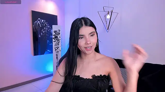 MiaLaurence online show from October 7, 7:04 pm