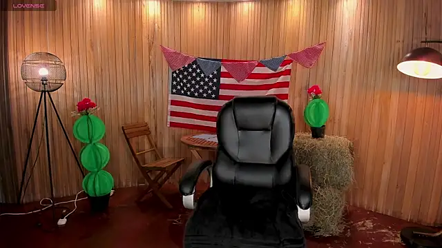 Snapshot of MiaLaurence chatting on July 4, 7:18 pm MiaLaurence online show from July 4, 7:18 pm