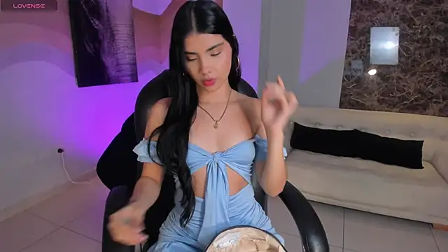 MiaLaurence online show from November 26, 7:14 pm