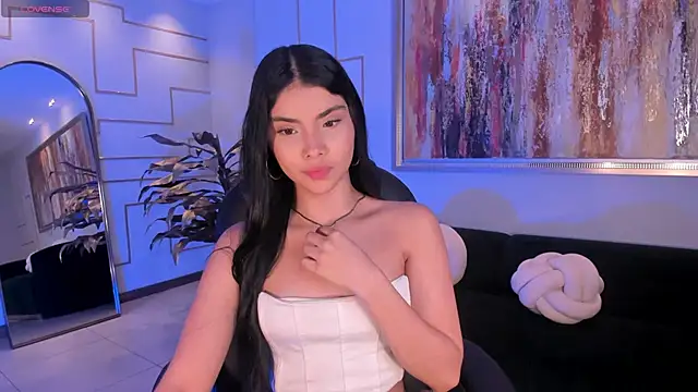 MiaLaurence online show from December 16, 7:40 pm