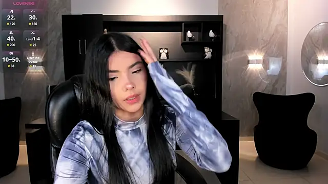 Snapshot of MiaLaurence chatting on June 17, 7:35 pm MiaLaurence online show from June 17, 7:35 pm
