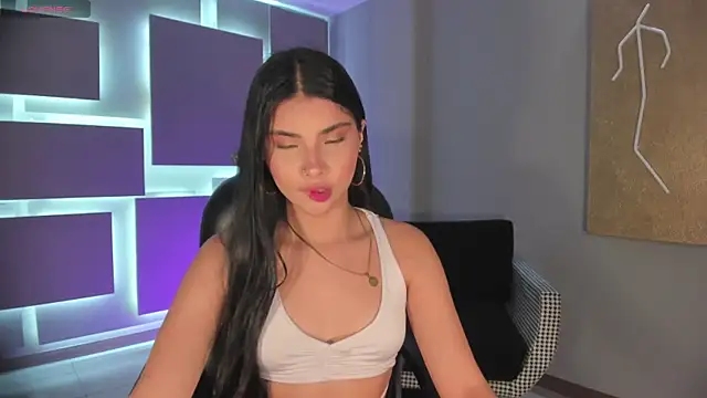 MiaLaurence online show from November 14, 7:28 pm