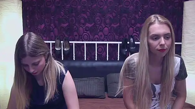 Snapshot of BlondeWitches chatting on March 1, 1:07 pm BlondeWitches online show from March 1, 1:07 pm