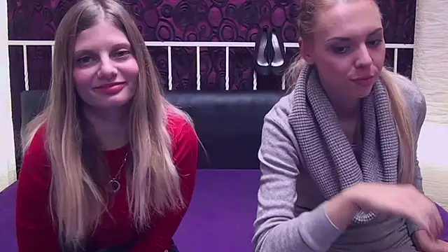 Snapshot of BlondeWitches chatting on November 25, 10:04 am BlondeWitches online show from November 25, 10:04 am