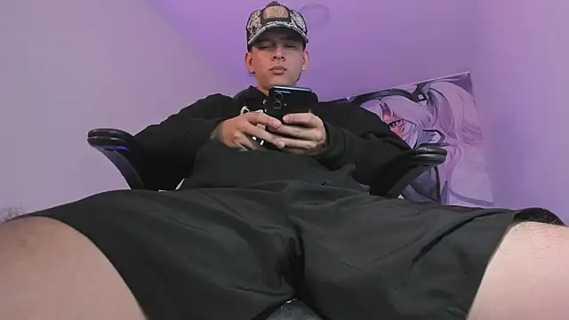 Snapshot of Fran_Boy chatting on November 27, 4:57 am Fran Boy online show from November 27, 4:57 am