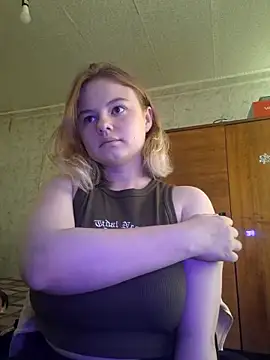 Snapshot of SlipperSherry chatting on September 25, 10:32 am SlipperSherry online show from September 25, 10:32 am