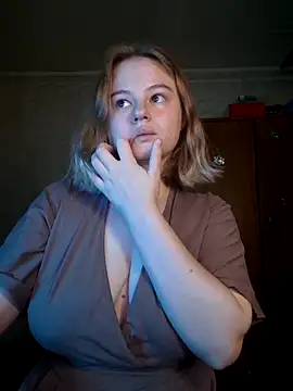 Snapshot of SlipperSherry chatting on October 7, 2:40 pm SlipperSherry online show from October 7, 2:40 pm