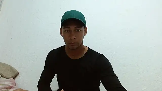 Snapshot of RyanLeon01 chatting on July 11, 9:26 pm RyanLeon01 online show from July 11, 9:26 pm