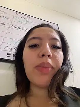 Snapshot of MiaFarkash chatting on November 12, 4:22 pm MiaFarkash online show from November 12, 4:22 pm