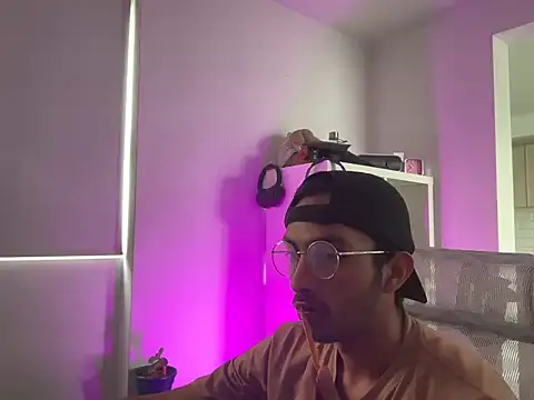 c00100h online show from April 17, 7:49 pm