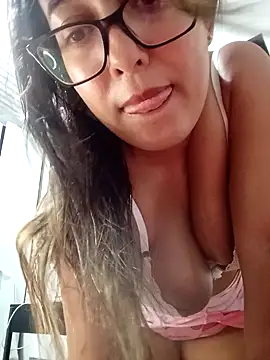 Snapshot of Eva_degil chatting on February 10, 2:16 pm Eva degil online show from February 10, 2:16 pm