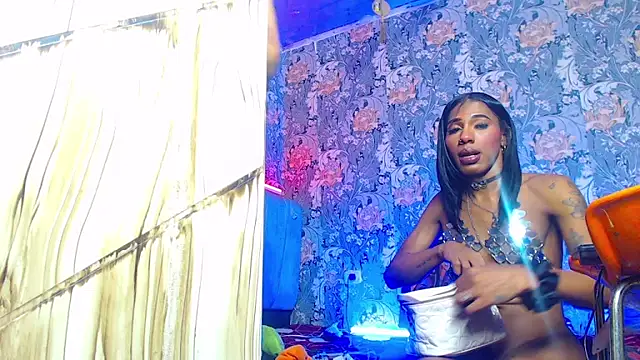 Snapshot of thedirtydollsxxx chatting on September 13, 10:32 pm thedirtydollsxxx online show from September 13, 10:32 pm