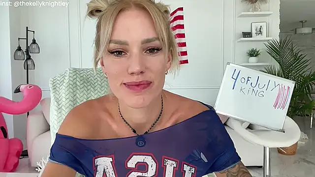 Snapshot of Ohbabykelly chatting on July 4, 8:35 pm Ohbabykelly online show from July 4, 8:35 pm