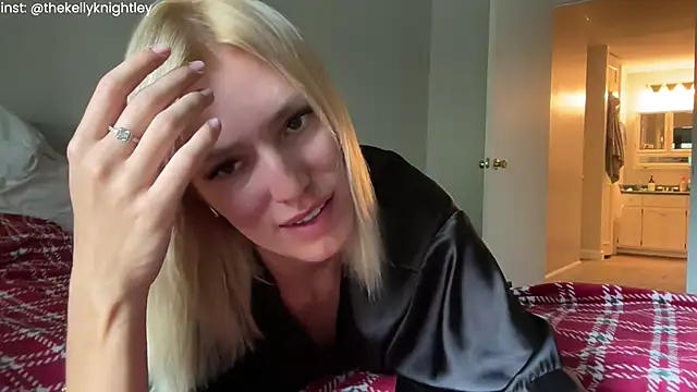 Snapshot of Ohbabykelly chatting on July 19, 6:37 pm Ohbabykelly online show from July 19, 6:37 pm