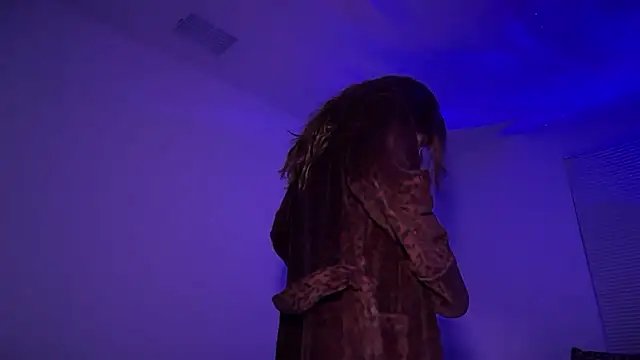 Snapshot of miasecretx chatting on January 10, 9:37 am miasecretx online show from January 10, 9:37 am