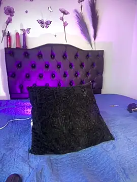 Katy bratz  online show from December 14, 9:31 pm