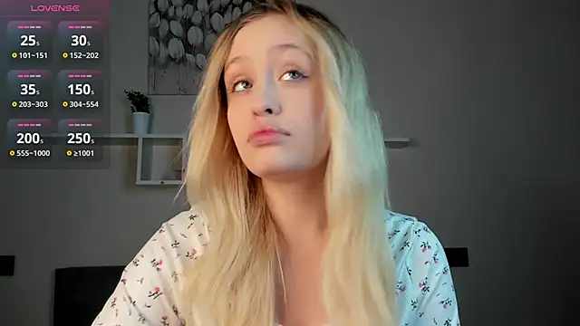 Snapshot of Julliakoill chatting on November 14, 12:31 pm Julliakoill online show from November 14, 12:31 pm